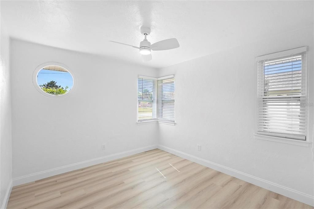 For Rent: $2,200 (2 beds, 1 baths, 851 Square Feet)