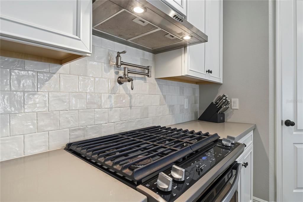 Activo con contrato: $575,000 (3 camas, 2 baños, 1979 Pies cuadrados)