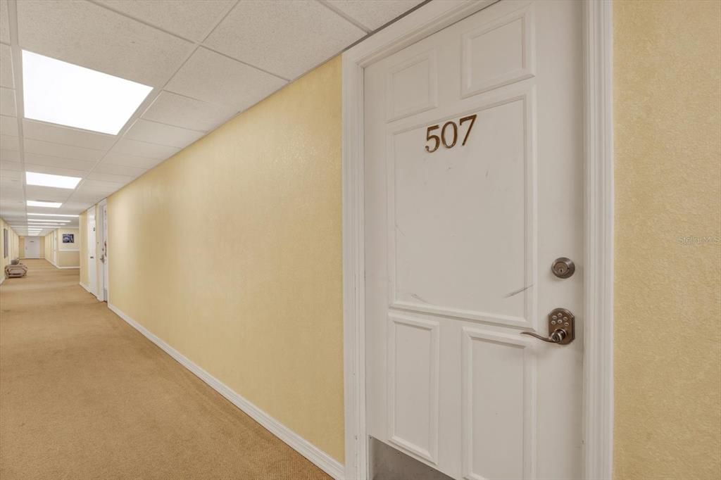 For Sale: $395,000 (2 beds, 2 baths, 1131 Square Feet)