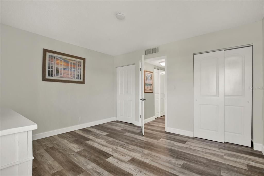 For Sale: $395,000 (2 beds, 2 baths, 1131 Square Feet)