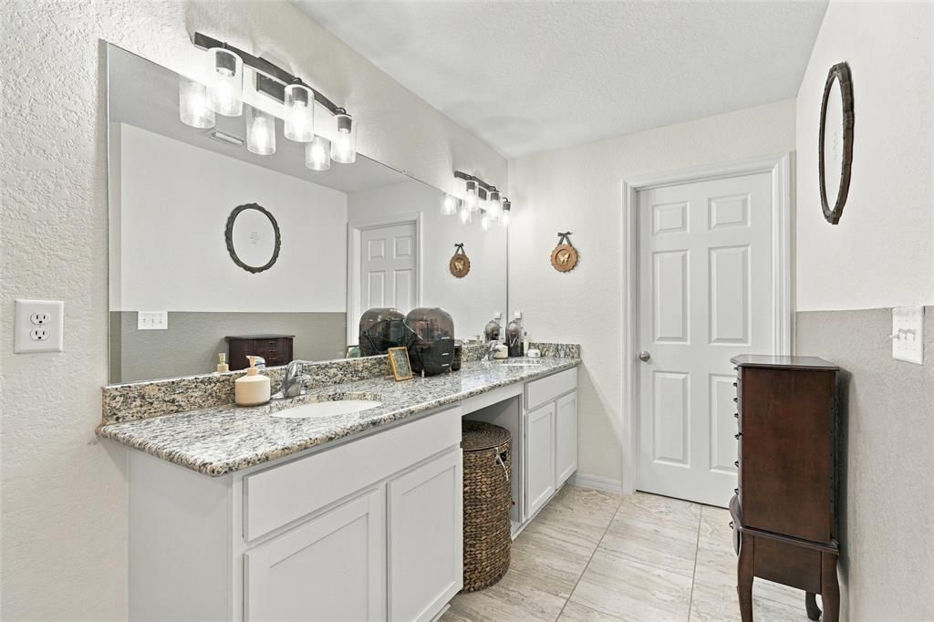 For Sale: $349,888 (3 beds, 2 baths, 2040 Square Feet)
