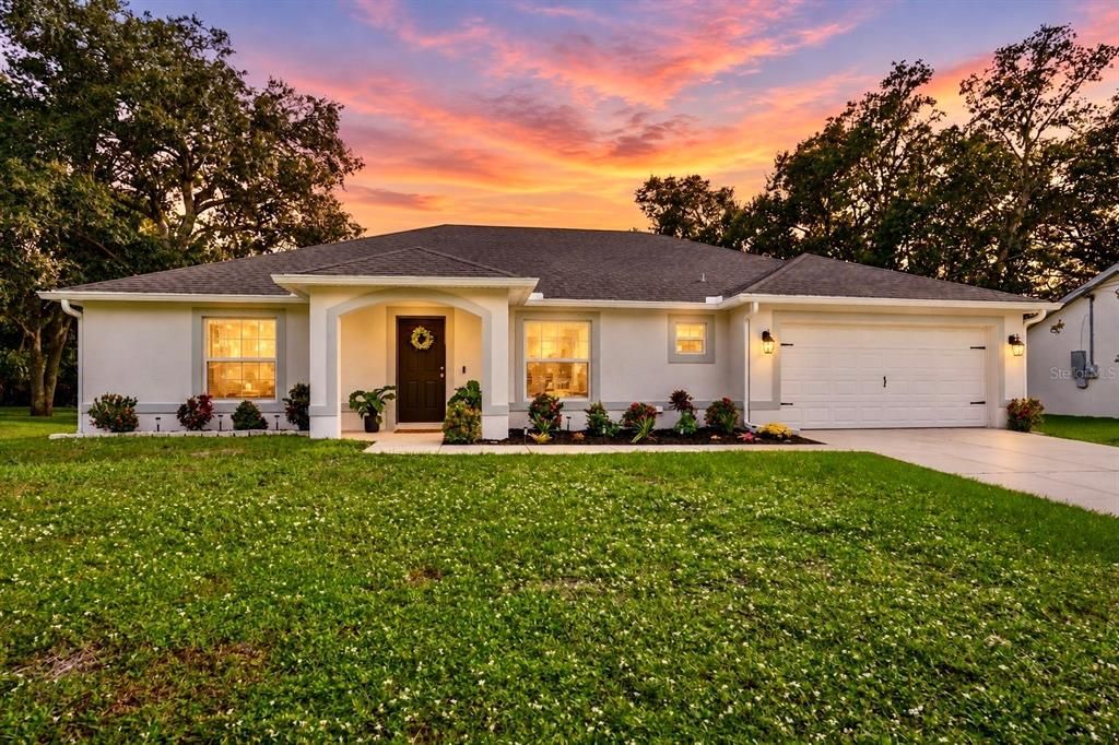 For Sale: $349,888 (3 beds, 2 baths, 2040 Square Feet)