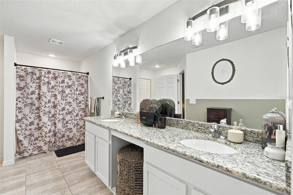 For Sale: $349,888 (3 beds, 2 baths, 2040 Square Feet)