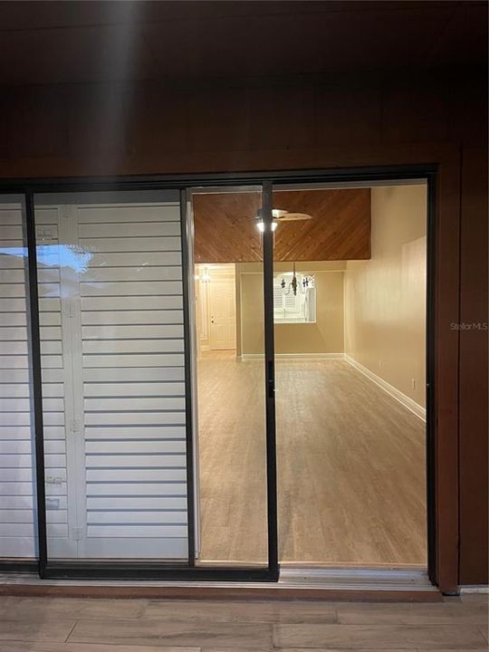 В аренду: $2,295 (2 спален, 2 ванн, 1325 Квадратных фут)