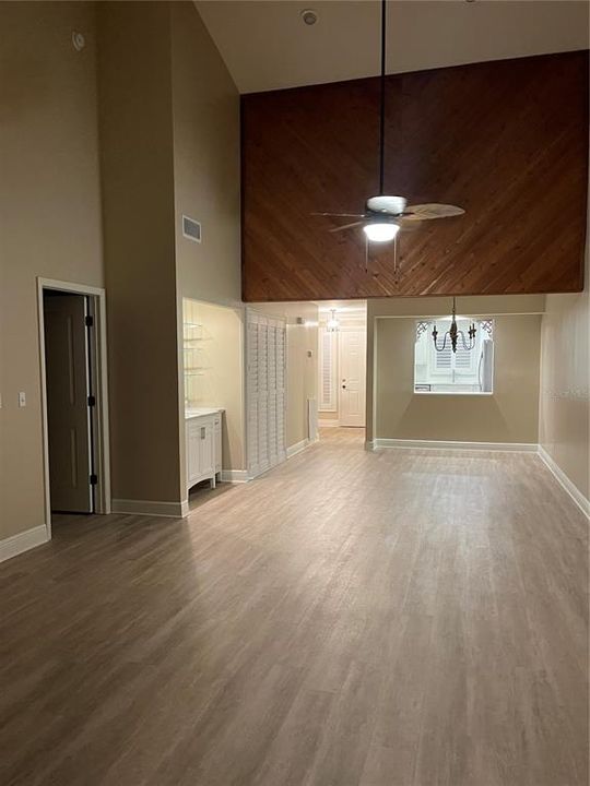 В аренду: $2,295 (2 спален, 2 ванн, 1325 Квадратных фут)