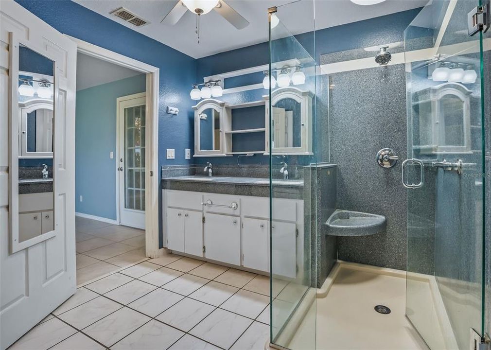 На продажу: $323,900 (2 спален, 3 ванн, 1952 Квадратных фут)