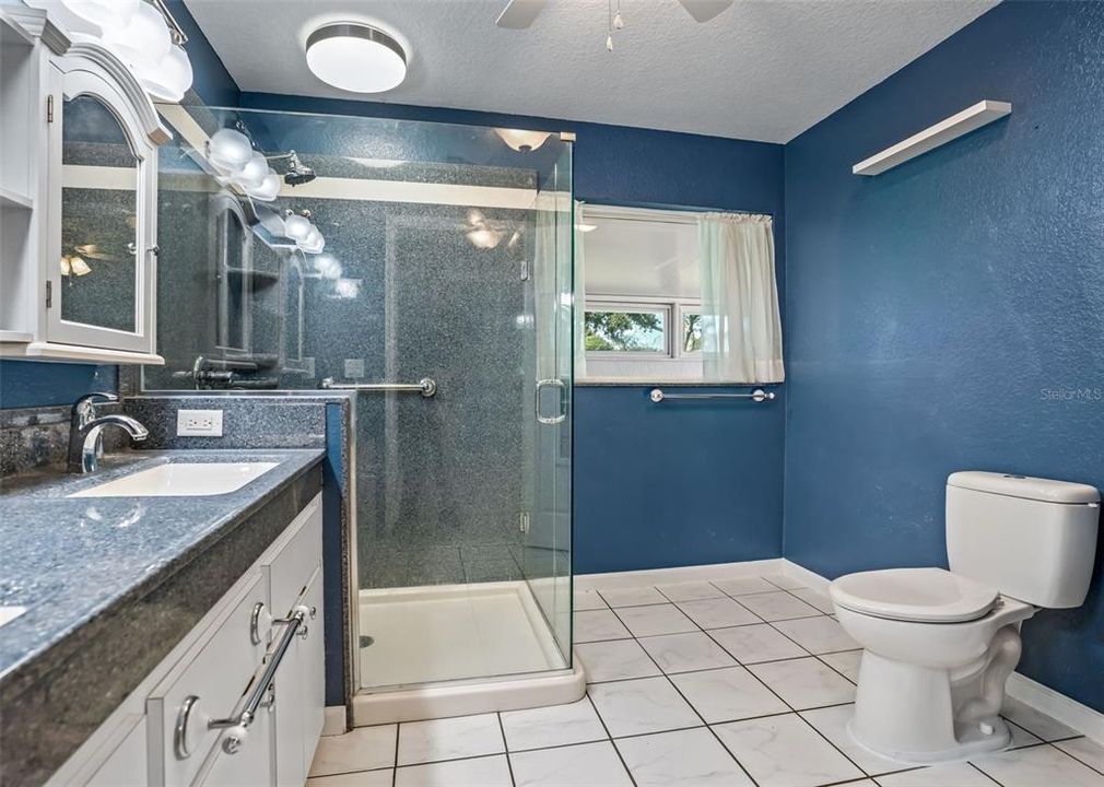 На продажу: $323,900 (2 спален, 3 ванн, 1952 Квадратных фут)