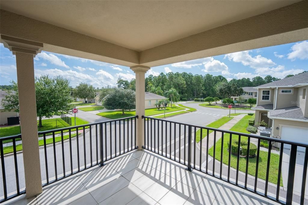 For Sale: $425,000 (4 beds, 3 baths, 2402 Square Feet)