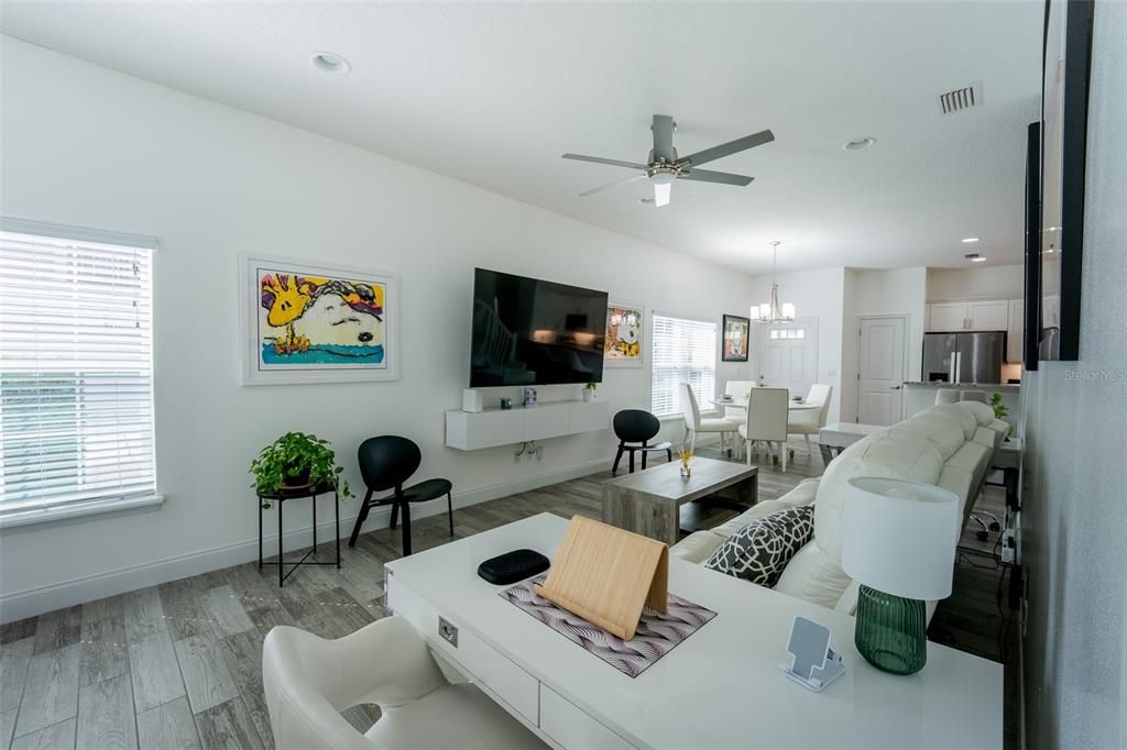 For Sale: $425,000 (4 beds, 3 baths, 2402 Square Feet)