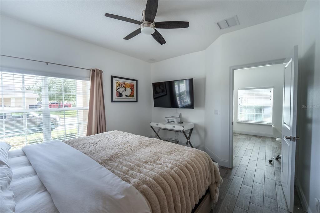 For Sale: $425,000 (4 beds, 3 baths, 2402 Square Feet)