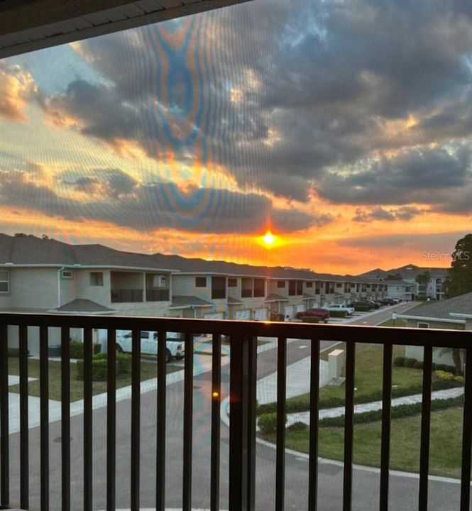 For Sale: $425,000 (4 beds, 3 baths, 2402 Square Feet)