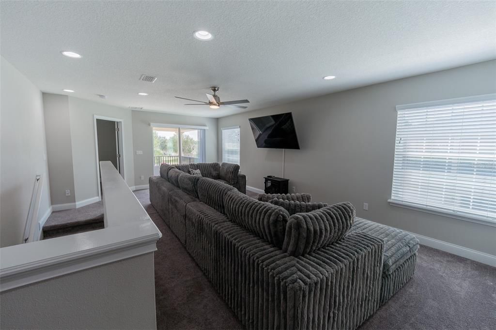 For Sale: $425,000 (4 beds, 3 baths, 2402 Square Feet)