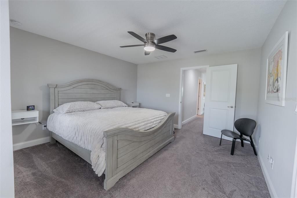 For Sale: $425,000 (4 beds, 3 baths, 2402 Square Feet)