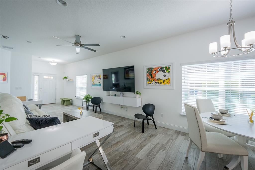 For Sale: $425,000 (4 beds, 3 baths, 2402 Square Feet)