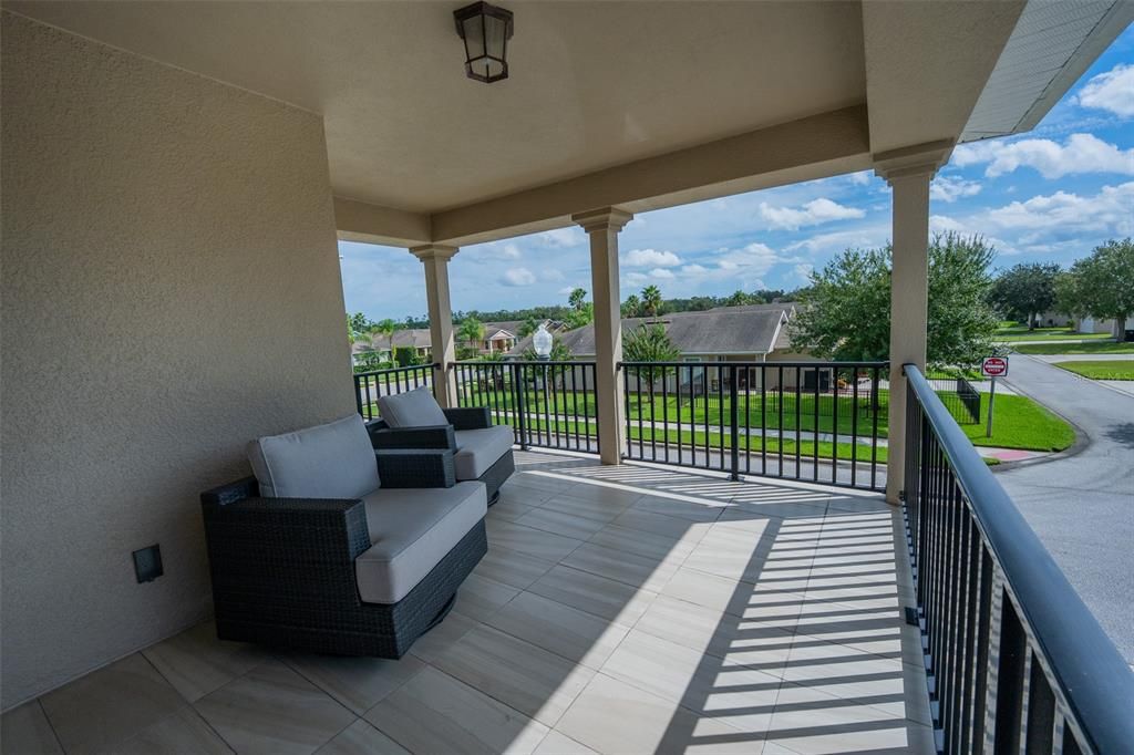 For Sale: $425,000 (4 beds, 3 baths, 2402 Square Feet)