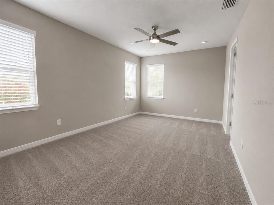 Active With Contract: $3,250 (3 beds, 2 baths, 1900 Square Feet)