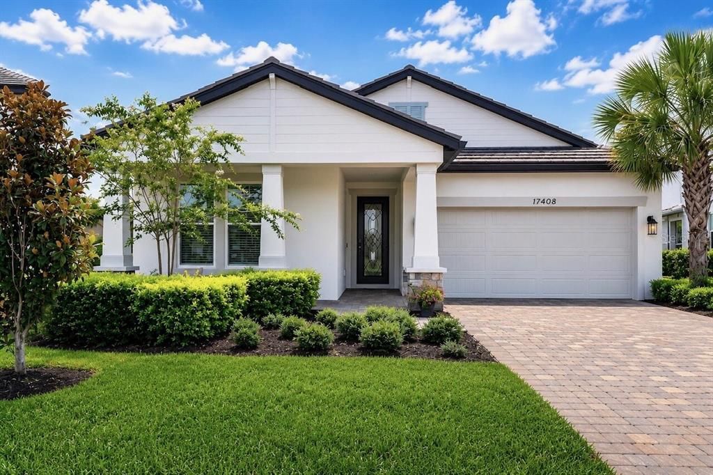 Active With Contract: $3,250 (3 beds, 2 baths, 1900 Square Feet)