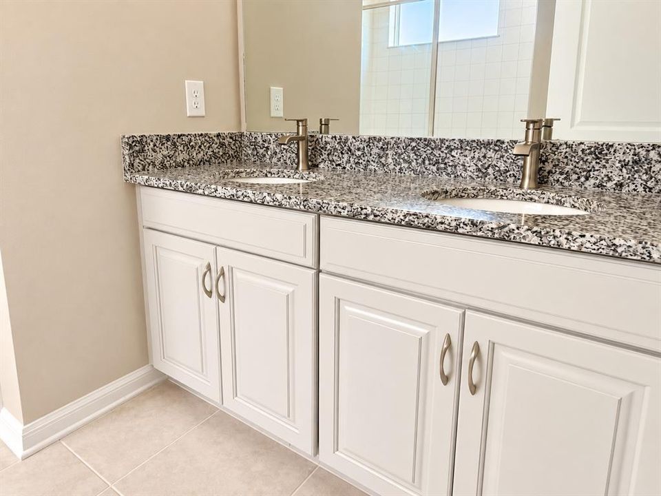 Active With Contract: $3,250 (3 beds, 2 baths, 1900 Square Feet)