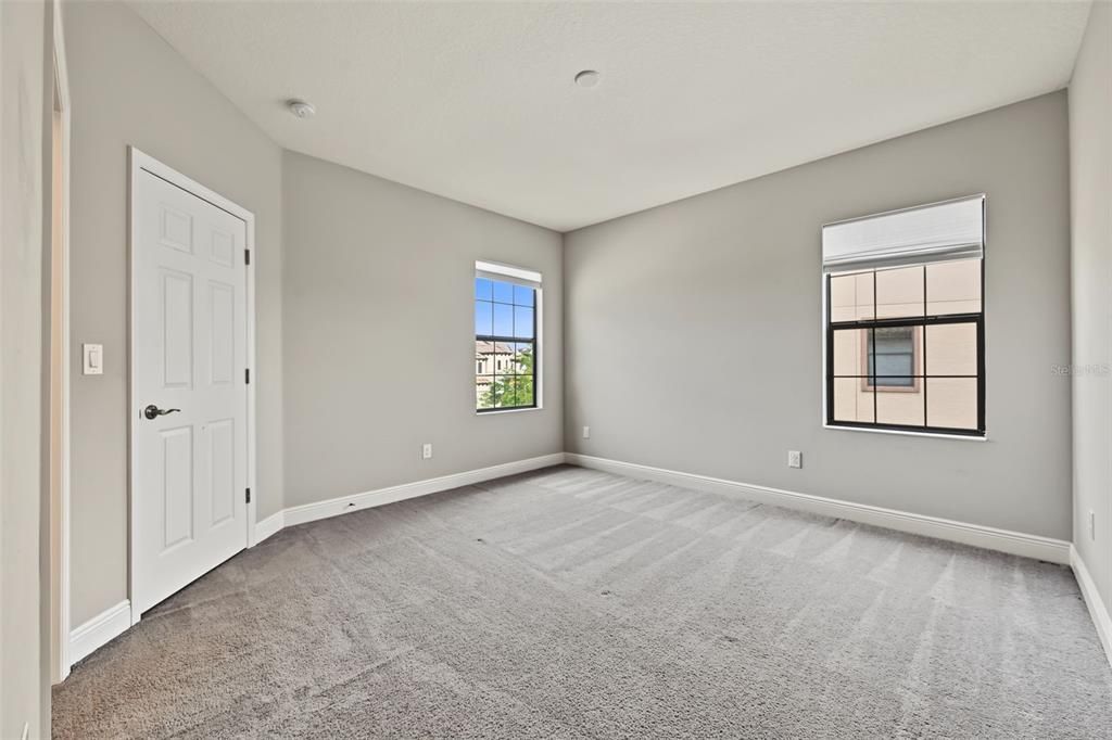 En Venta: $798,900 (6 camas, 6 baños, 5002 Pies cuadrados)