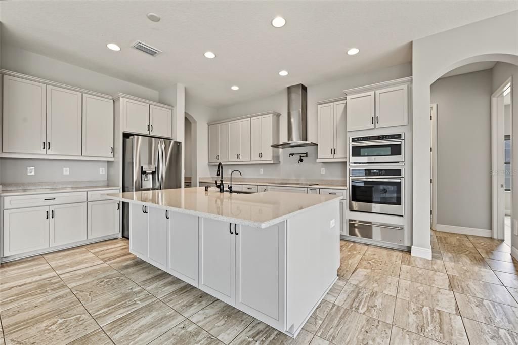 En Venta: $798,900 (6 camas, 6 baños, 5002 Pies cuadrados)