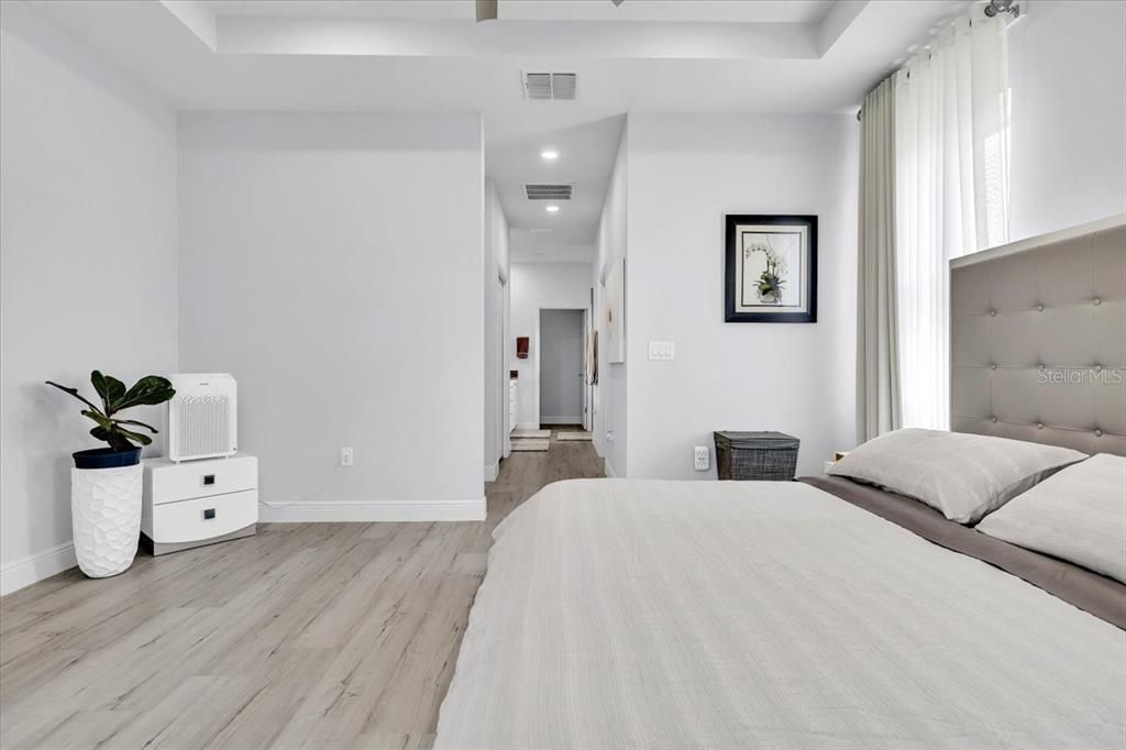 Activo con contrato: $450,000 (4 camas, 3 baños, 2198 Pies cuadrados)