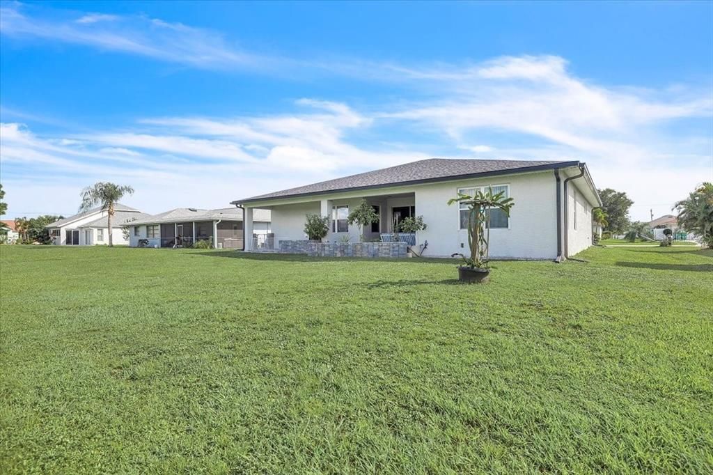 Activo con contrato: $450,000 (4 camas, 3 baños, 2198 Pies cuadrados)