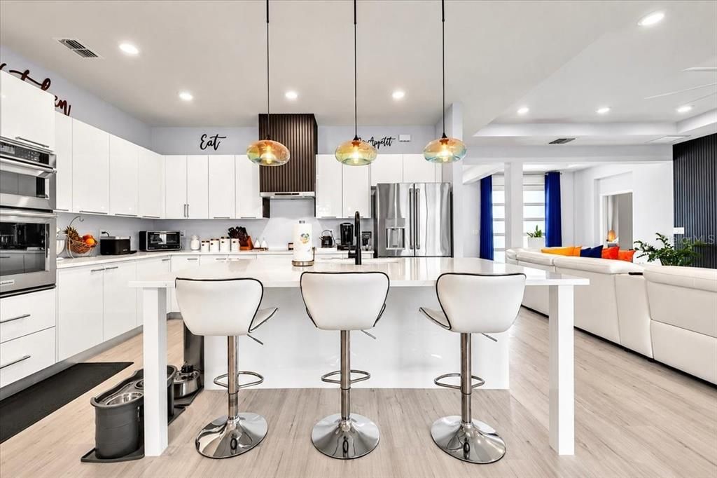 Activo con contrato: $450,000 (4 camas, 3 baños, 2198 Pies cuadrados)