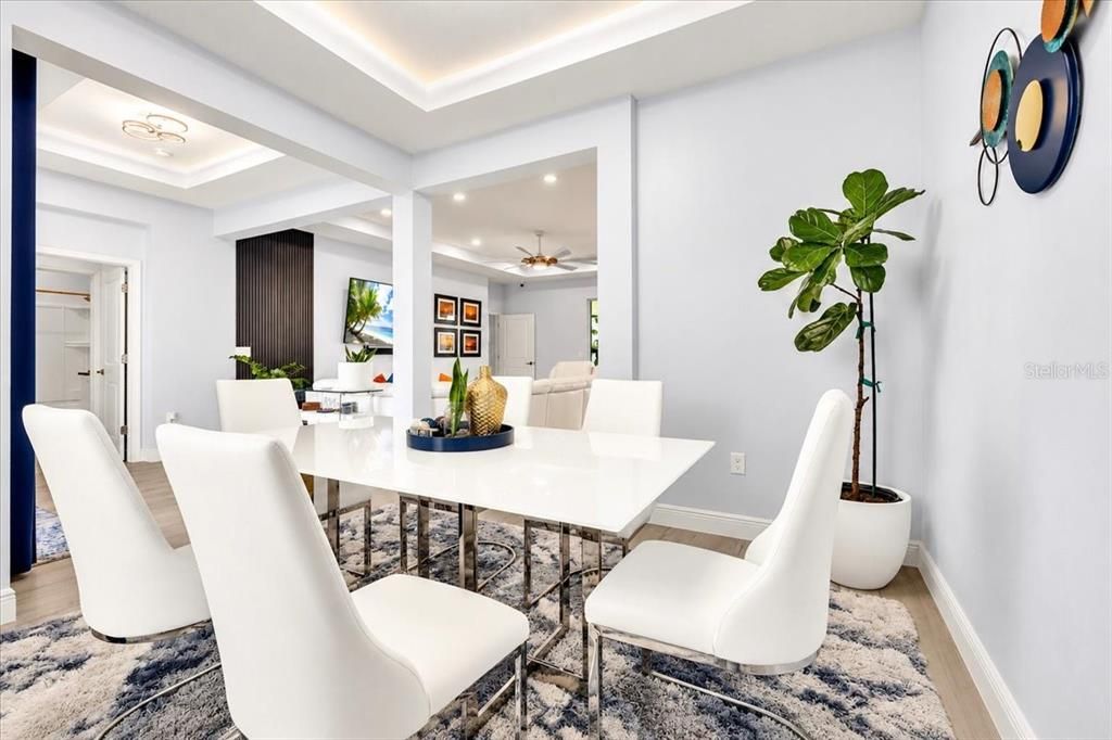Activo con contrato: $450,000 (4 camas, 3 baños, 2198 Pies cuadrados)