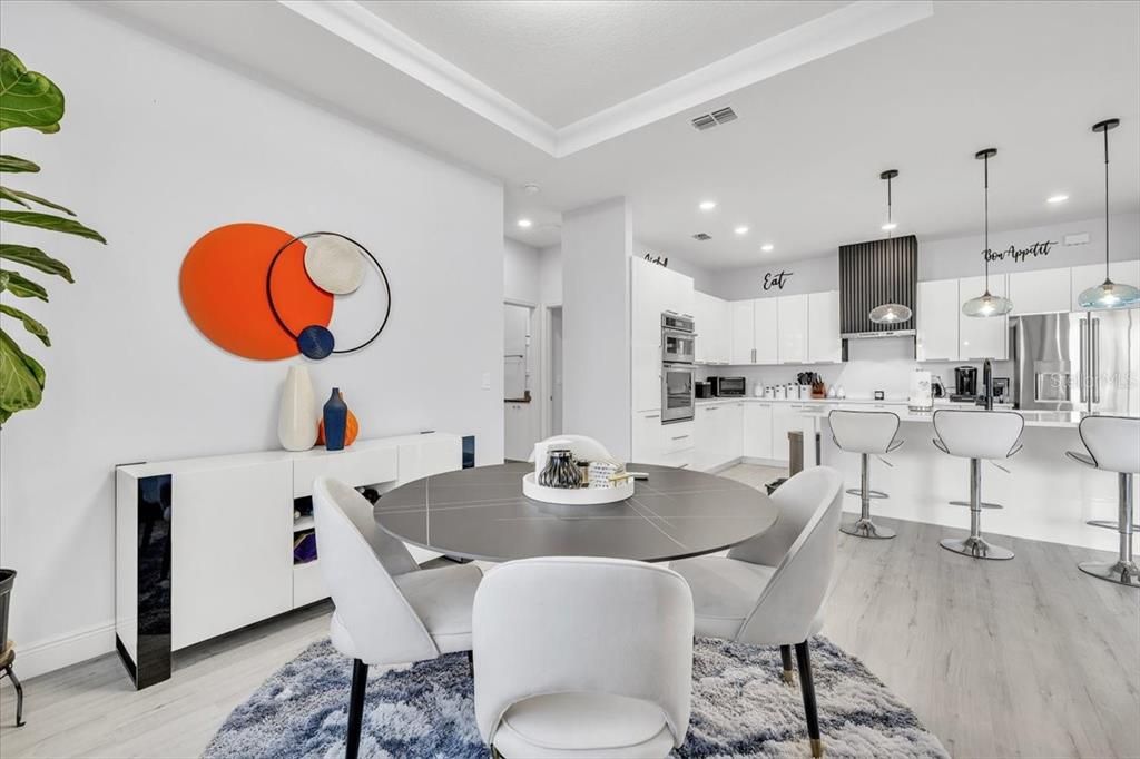 Activo con contrato: $450,000 (4 camas, 3 baños, 2198 Pies cuadrados)