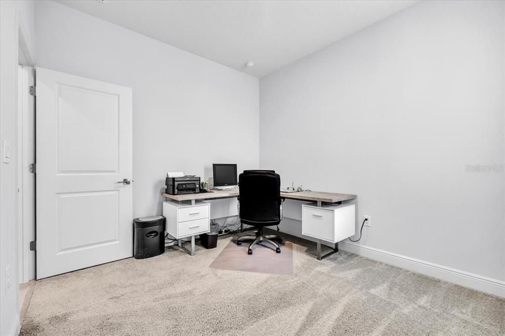 Activo con contrato: $450,000 (4 camas, 3 baños, 2198 Pies cuadrados)