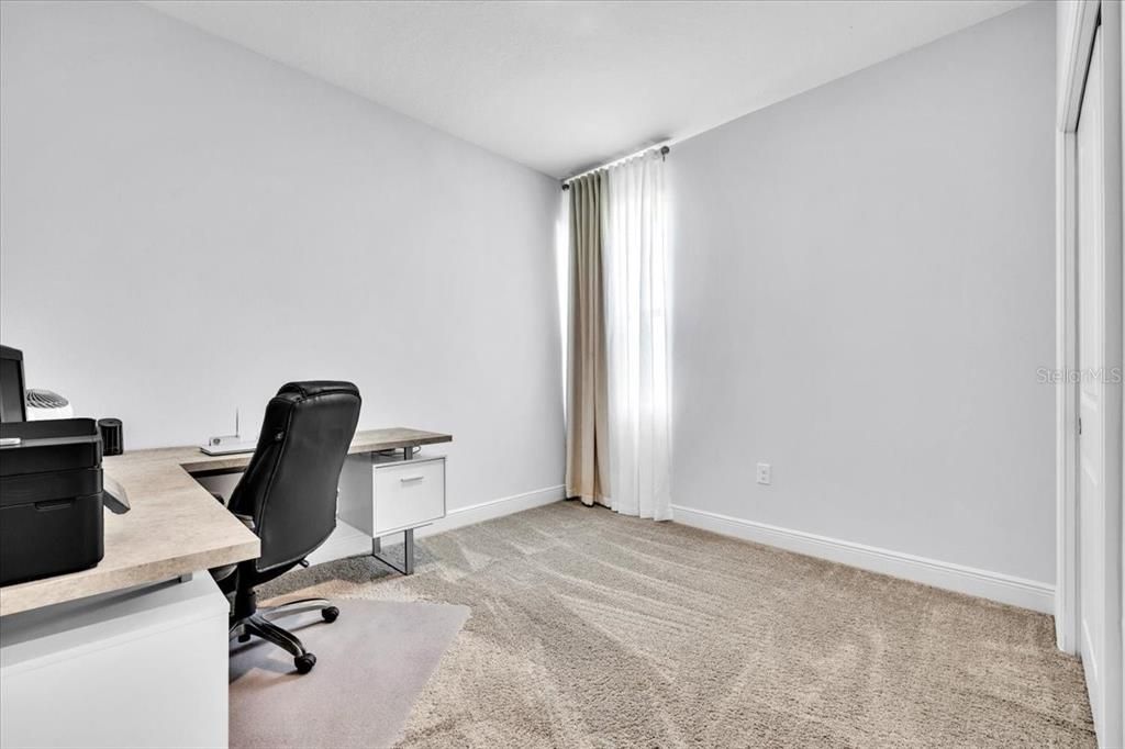 Activo con contrato: $450,000 (4 camas, 3 baños, 2198 Pies cuadrados)