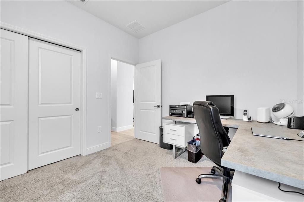 Activo con contrato: $450,000 (4 camas, 3 baños, 2198 Pies cuadrados)