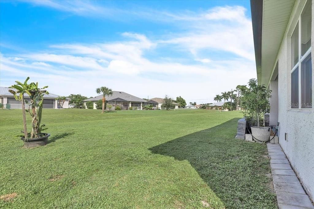 Activo con contrato: $450,000 (4 camas, 3 baños, 2198 Pies cuadrados)