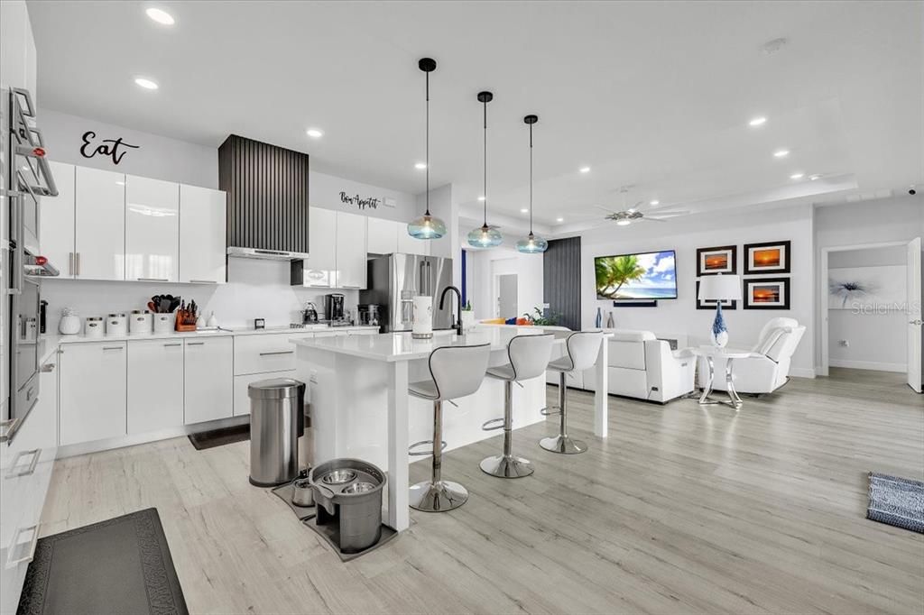 Activo con contrato: $450,000 (4 camas, 3 baños, 2198 Pies cuadrados)