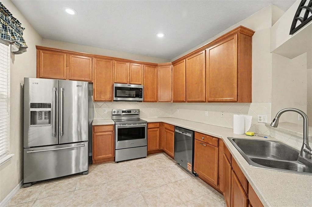 На продажу: $245,999 (3 спален, 2 ванн, 1513 Квадратных фут)