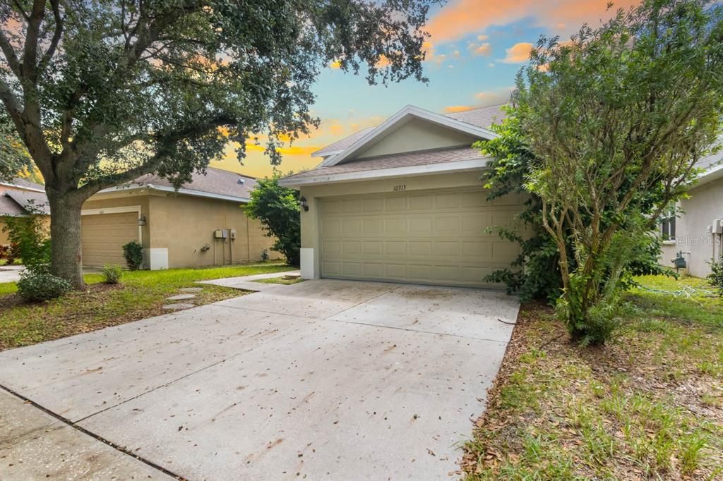 For Rent: $2,300 (4 beds, 2 baths, 1989 Square Feet)