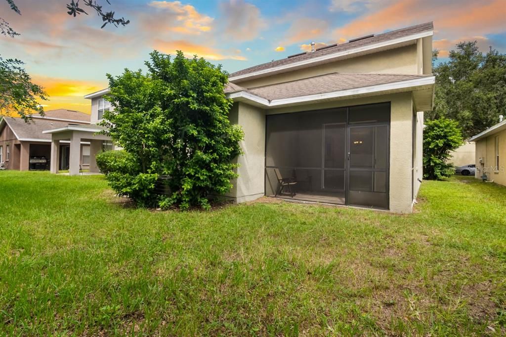 For Rent: $2,300 (4 beds, 2 baths, 1989 Square Feet)