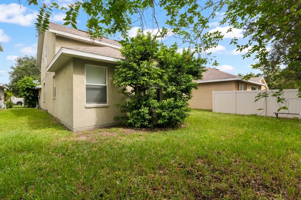 For Rent: $2,300 (4 beds, 2 baths, 1989 Square Feet)