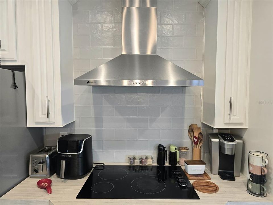 Activo con contrato: $375,000 (3 camas, 2 baños, 2108 Pies cuadrados)