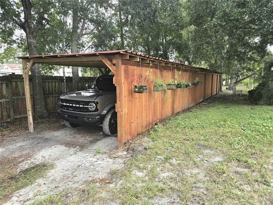 Activo con contrato: $375,000 (3 camas, 2 baños, 2108 Pies cuadrados)