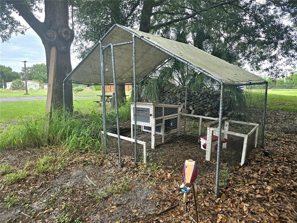 Activo con contrato: $375,000 (3 camas, 2 baños, 2108 Pies cuadrados)