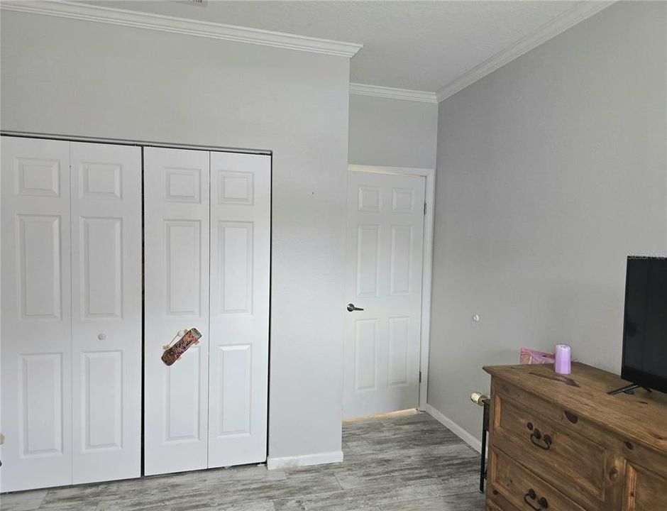 Activo con contrato: $375,000 (3 camas, 2 baños, 2108 Pies cuadrados)