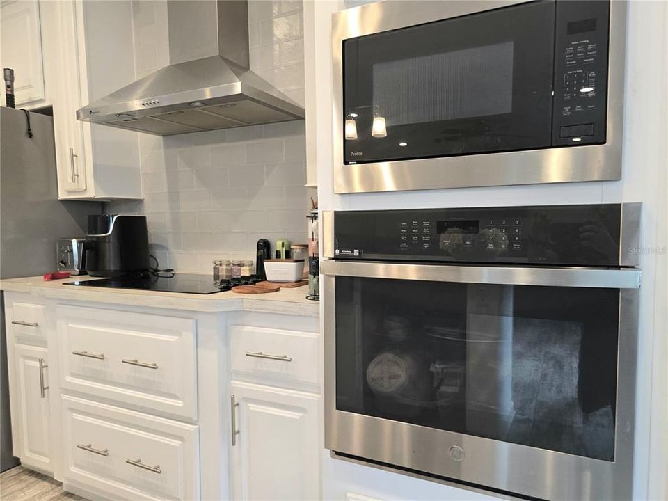 Activo con contrato: $375,000 (3 camas, 2 baños, 2108 Pies cuadrados)