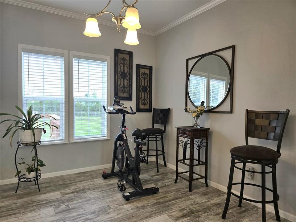 Activo con contrato: $375,000 (3 camas, 2 baños, 2108 Pies cuadrados)