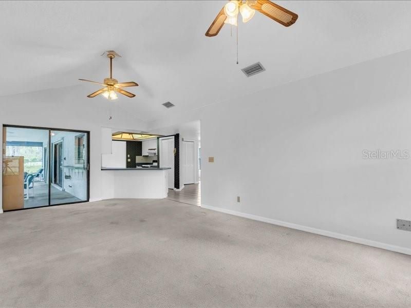 En Venta: $499,000 (3 camas, 2 baños, 1901 Pies cuadrados)