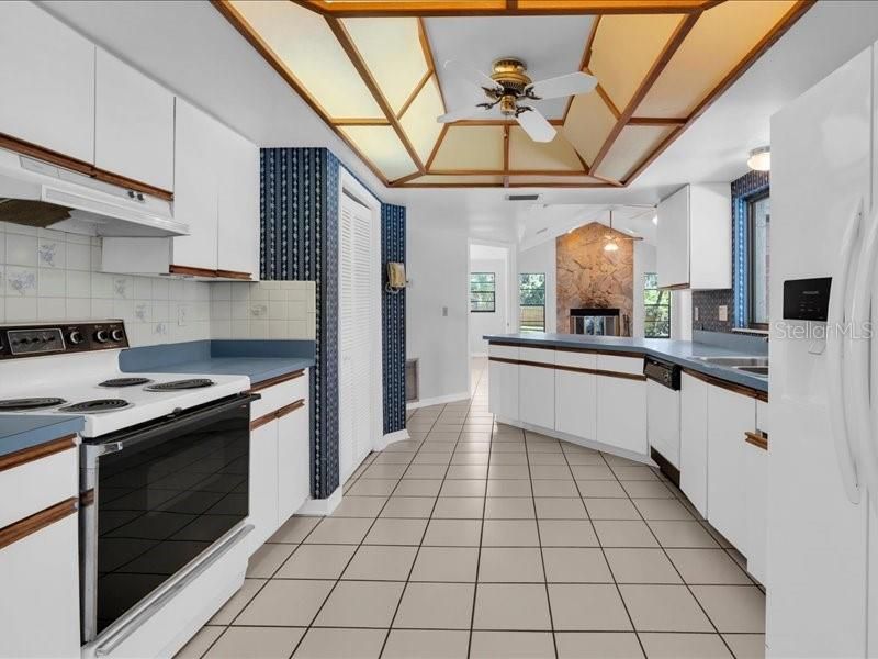 En Venta: $499,000 (3 camas, 2 baños, 1901 Pies cuadrados)