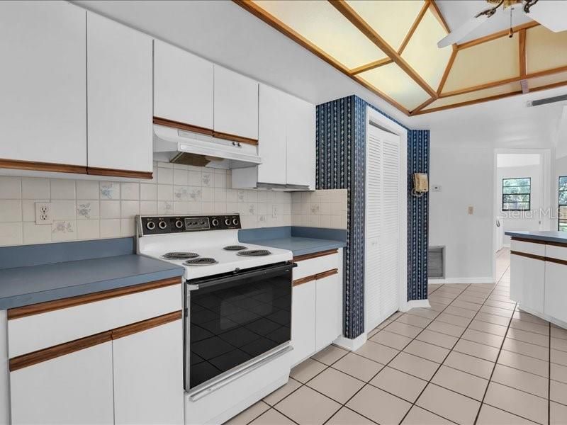 En Venta: $499,000 (3 camas, 2 baños, 1901 Pies cuadrados)