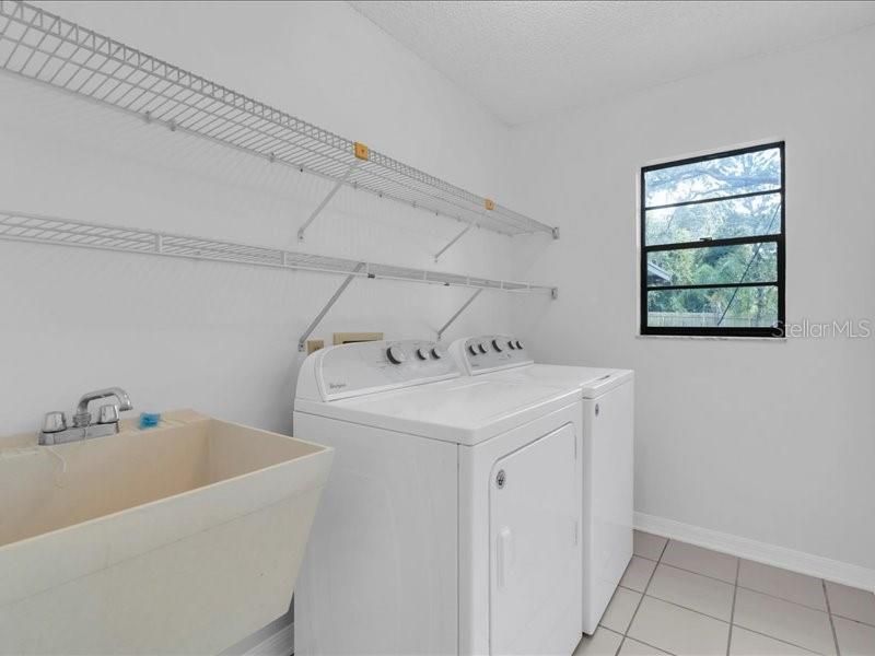 En Venta: $499,000 (3 camas, 2 baños, 1901 Pies cuadrados)