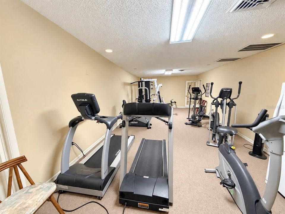 Active With Contract: $149,900 (2 beds, 1 baths, 1085 Square Feet)