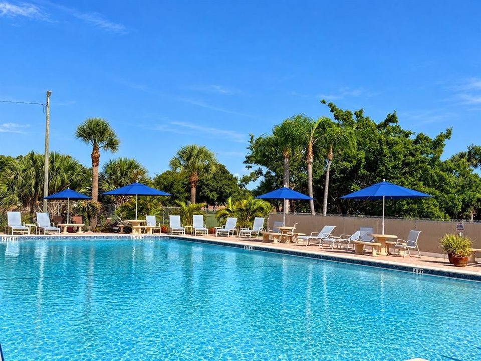 Active With Contract: $149,900 (2 beds, 1 baths, 1085 Square Feet)